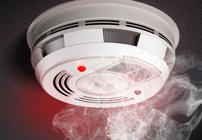 Smoke Detector Battery Replacement Cycle: When to Replace 9V, CR123A, and Button Batteries